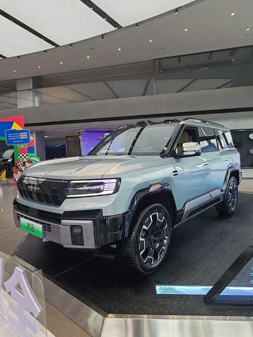 成都172比亚迪方程豹硬派越野的爆款，英菲尼迪35周年与你共成长